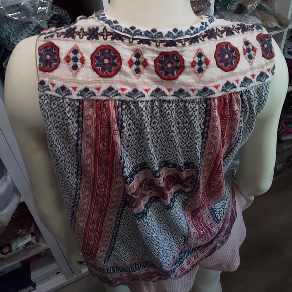 Lucky Brand Boho Embroidered Sleeveless Button Down Shirt Top Medium - Picture 11 of 15